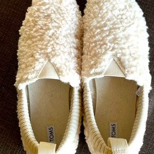Tom’s Sherpa shoes
